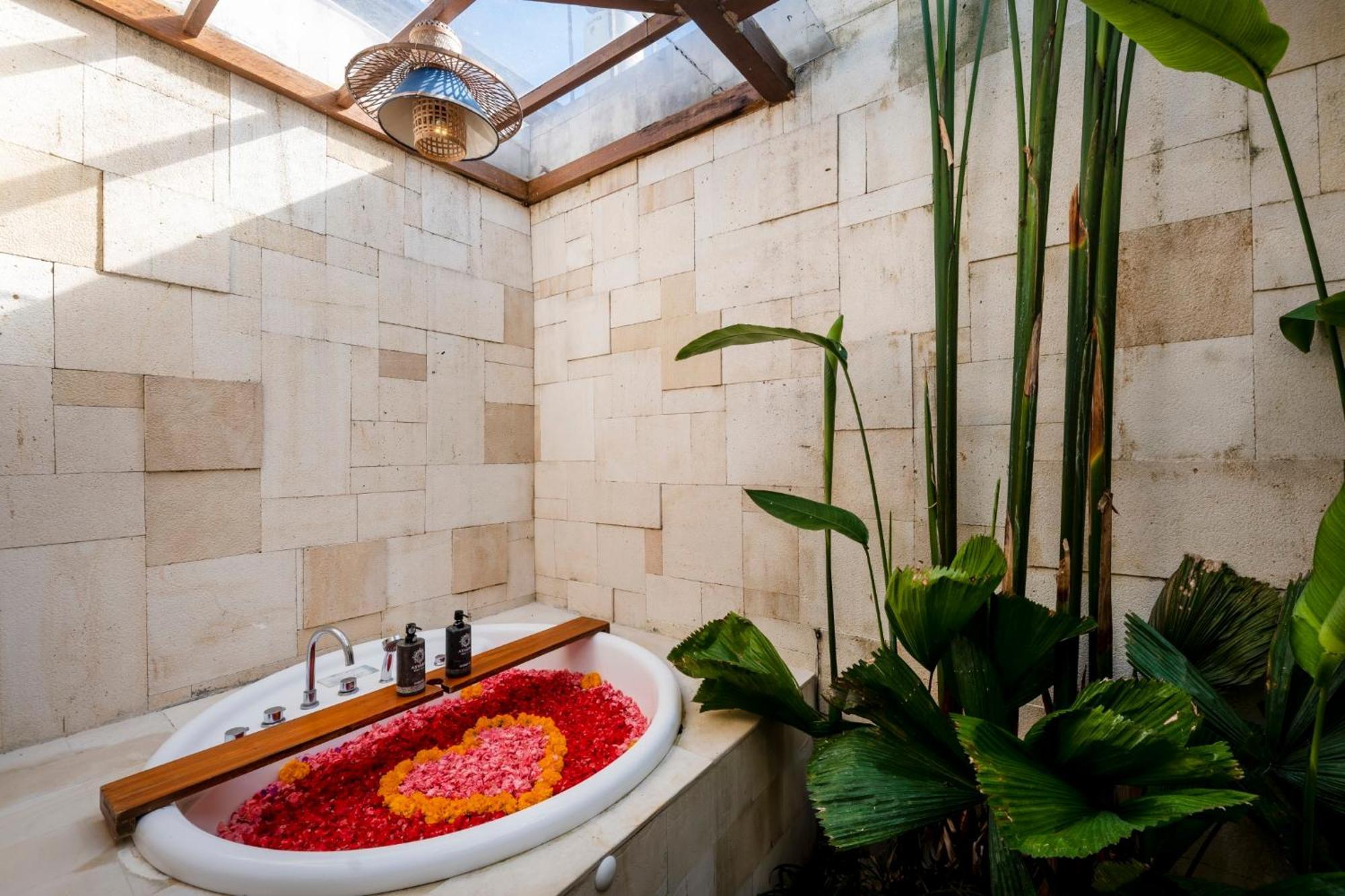 Asvara Villa Ubud By Ini Vie Hospitality Экстерьер фото